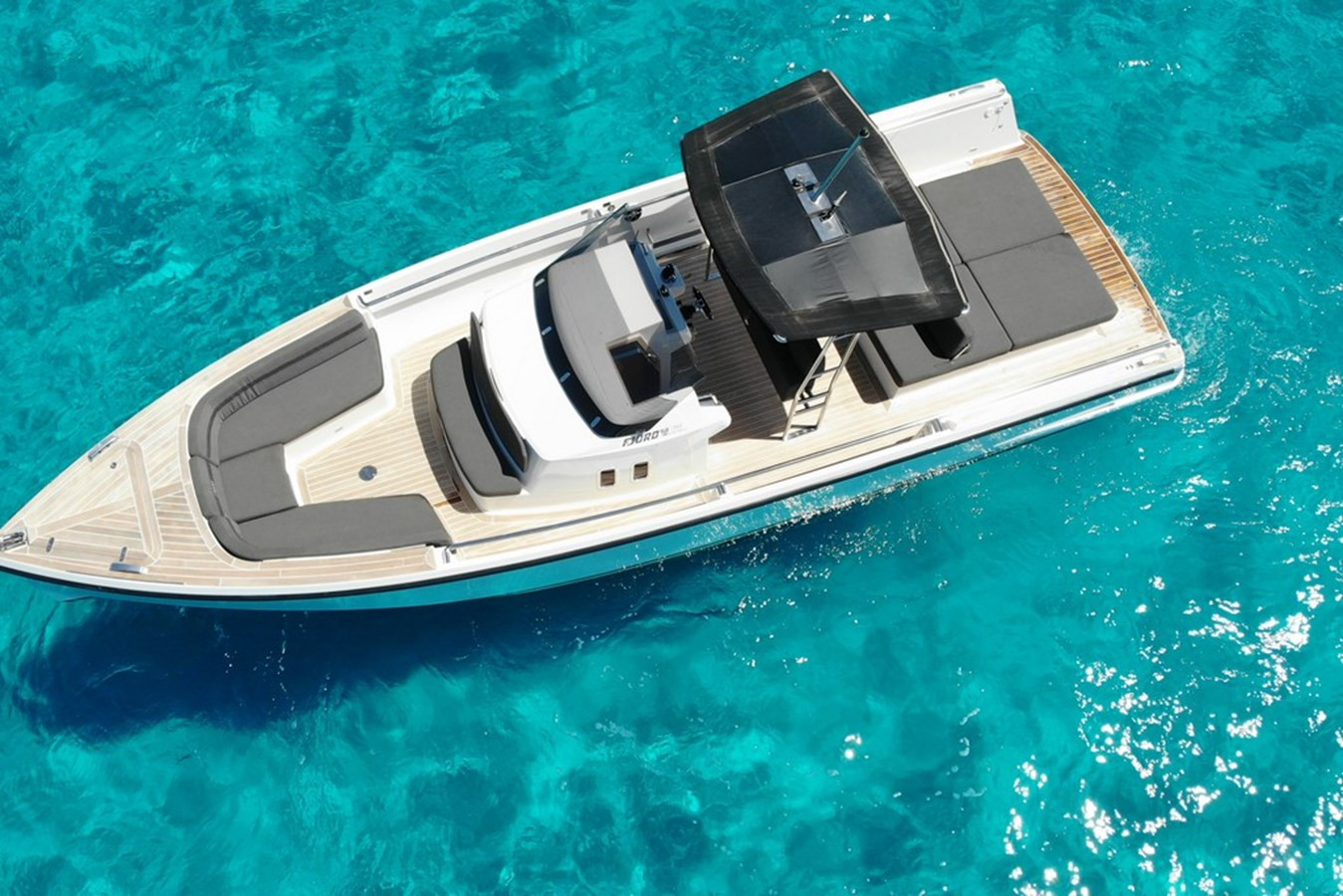 https://arconyachts.ams3.digitaloceanspaces.com/173233/conversions/large_4377475-optimize.jpg