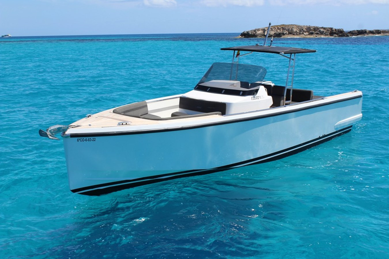 https://arconyachts.ams3.digitaloceanspaces.com/173247/conversions/large_4377478-optimize.jpg