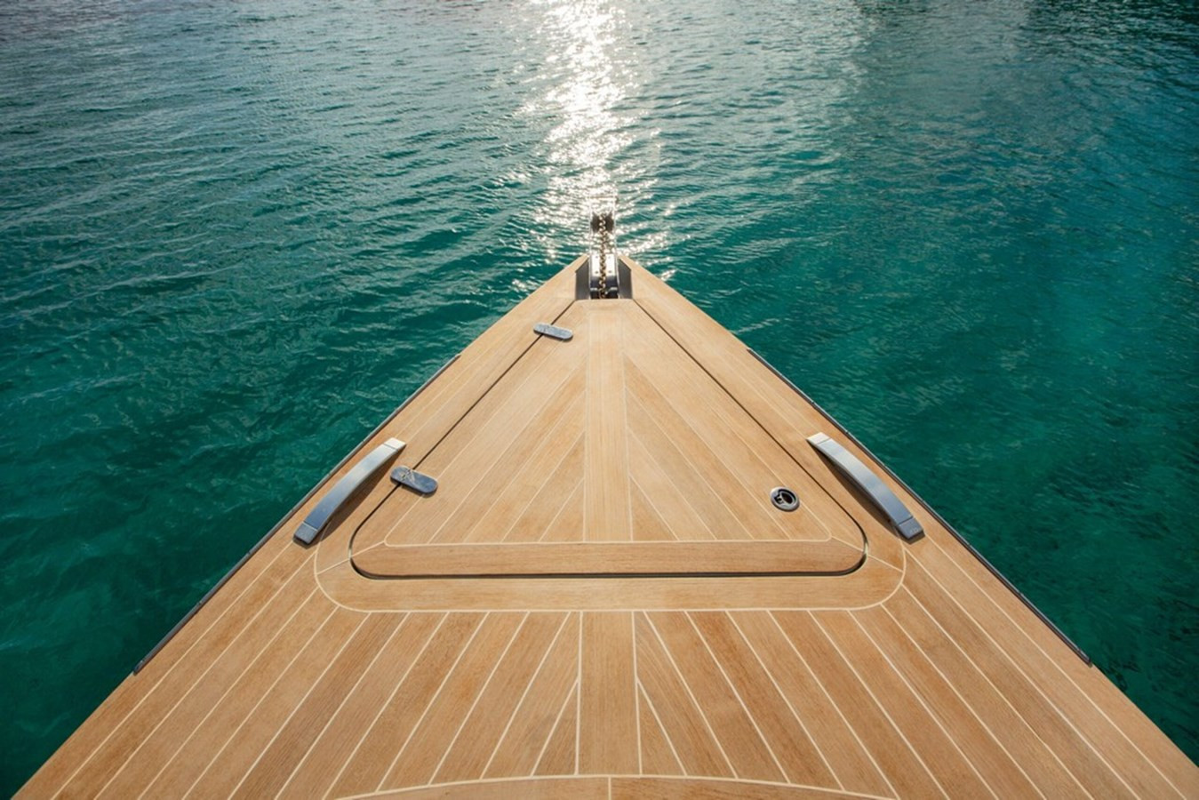 https://arconyachts.ams3.digitaloceanspaces.com/173256/conversions/large_4377479-optimize.jpg