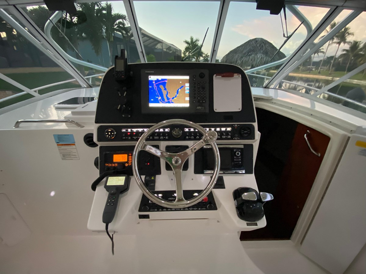 https://arconyachts.ams3.digitaloceanspaces.com/173367/conversions/large_4370101-optimize.jpg