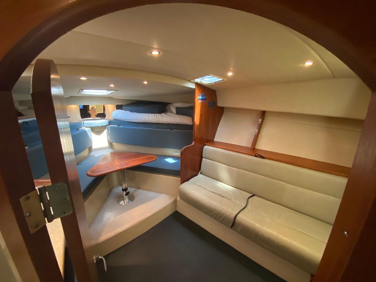 https://arconyachts.ams3.digitaloceanspaces.com/173421/conversions/large_4370120-optimize.jpg