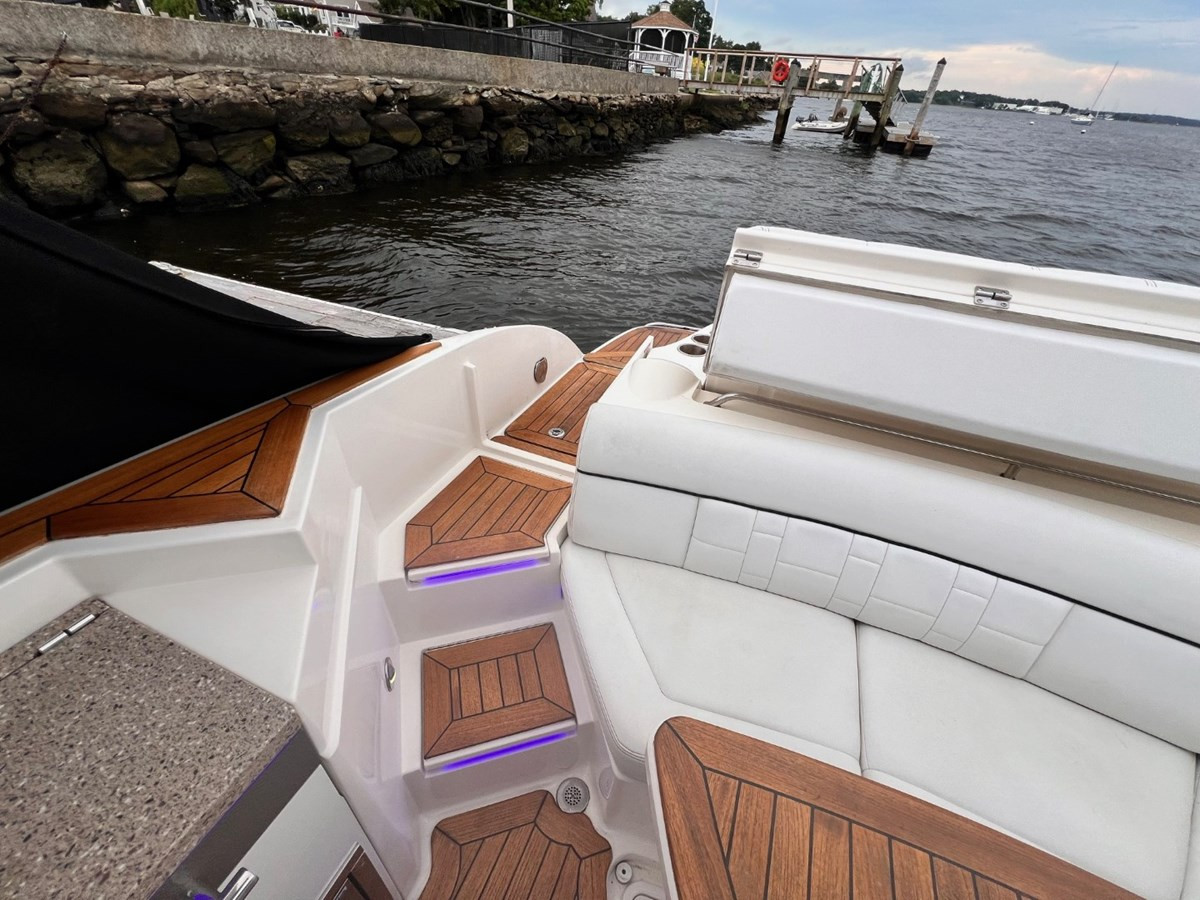 https://arconyachts.ams3.digitaloceanspaces.com/173476/conversions/large_4268863-optimize.jpg