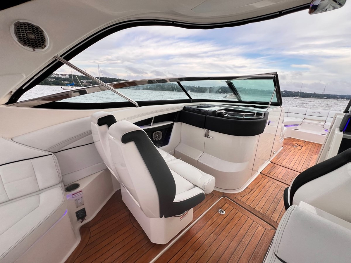 https://arconyachts.ams3.digitaloceanspaces.com/173496/conversions/large_4268871-optimize.jpg