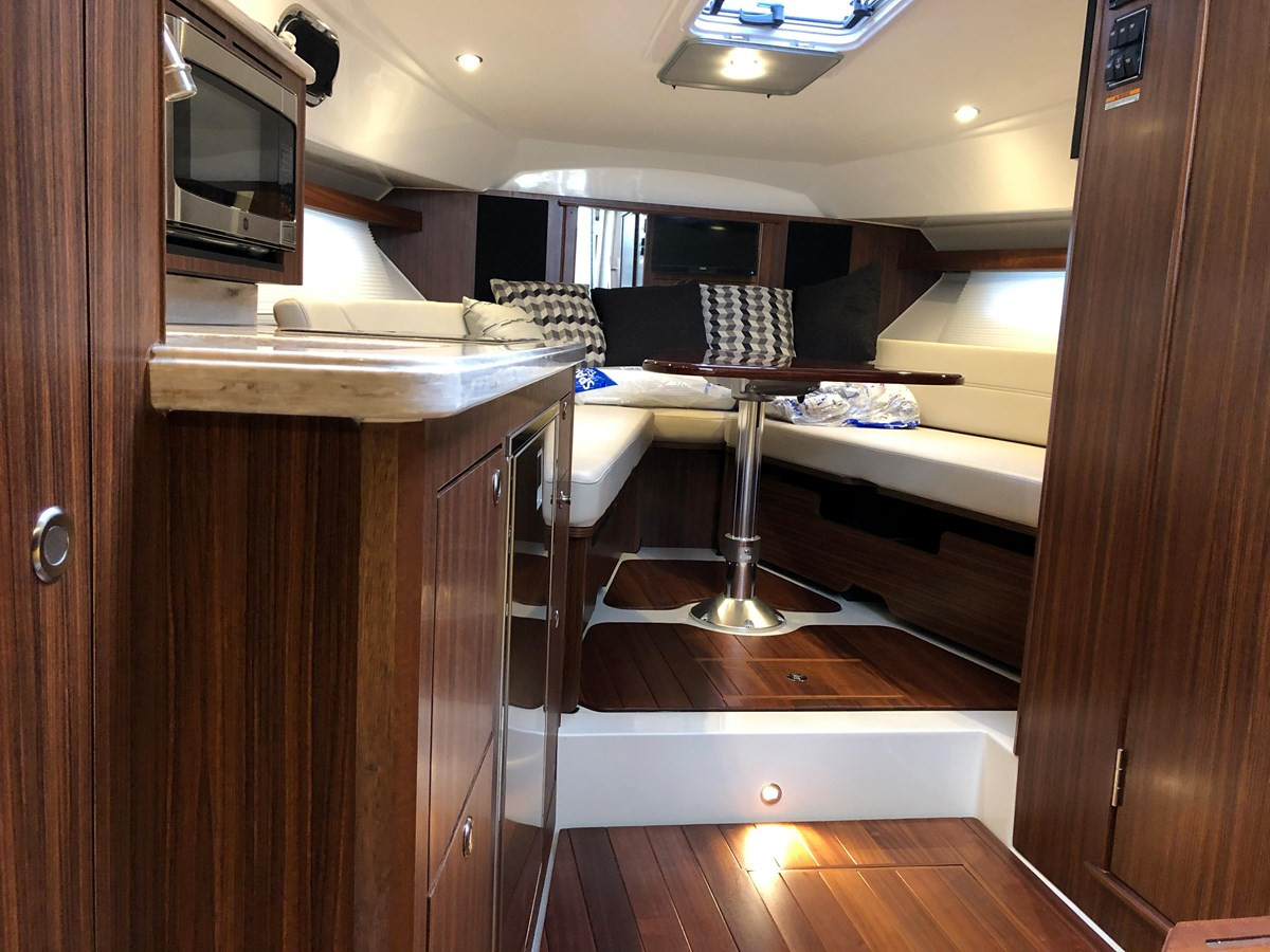 https://arconyachts.ams3.digitaloceanspaces.com/173766/conversions/large_3162538-optimize.jpg