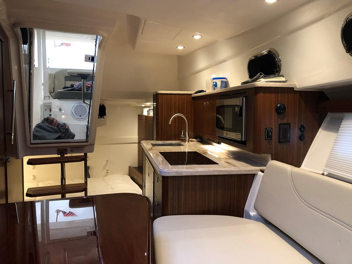 https://arconyachts.ams3.digitaloceanspaces.com/173774/conversions/large_3162541-optimize.jpg