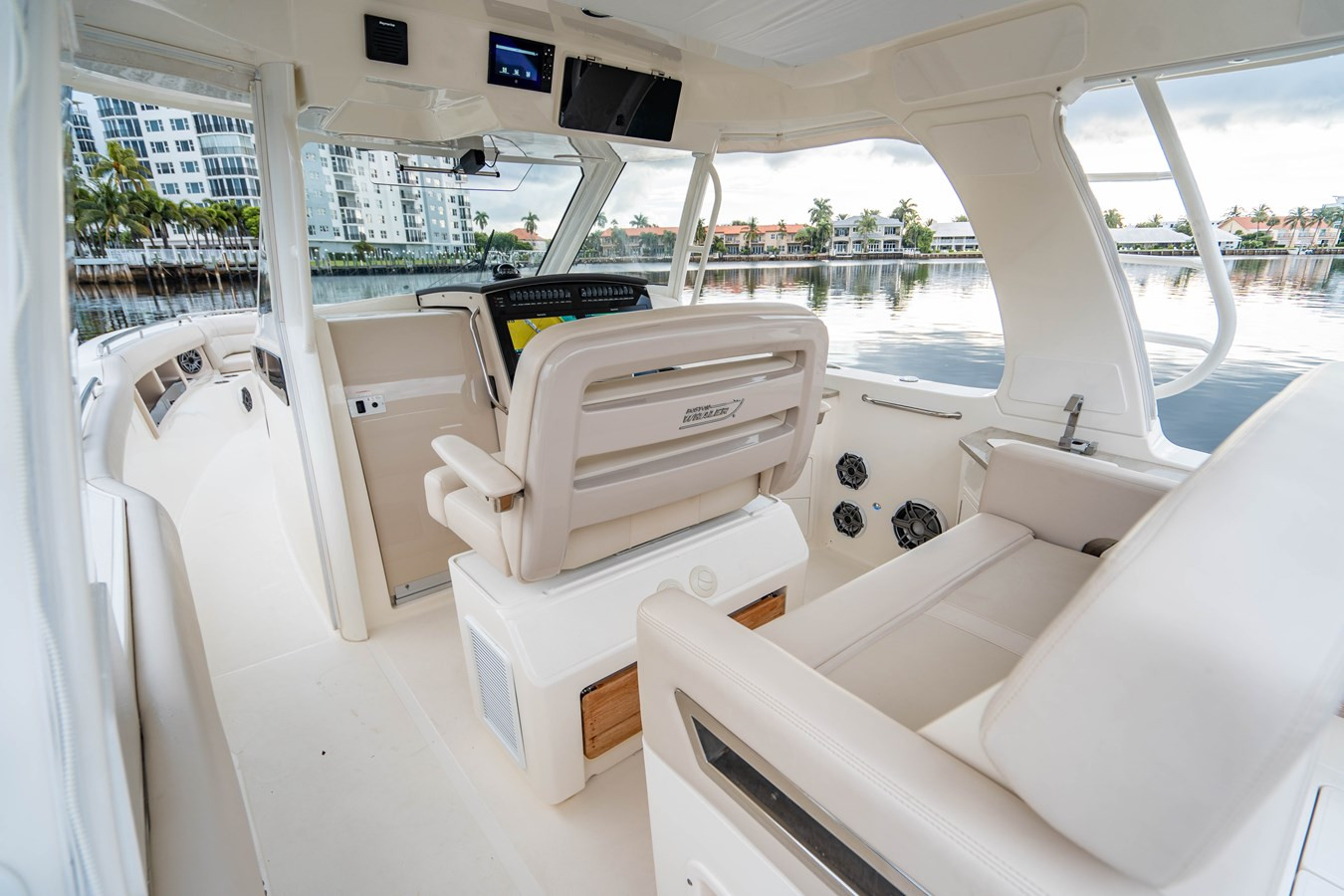 https://arconyachts.ams3.digitaloceanspaces.com/173832/conversions/large_3346729-optimize.jpg