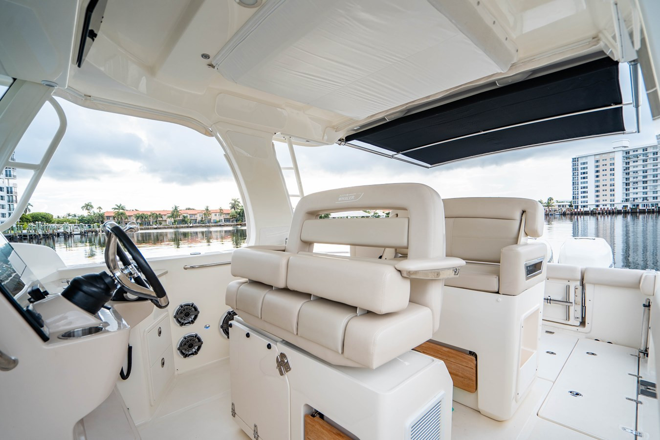 https://arconyachts.ams3.digitaloceanspaces.com/173895/conversions/large_3346751-optimize.jpg