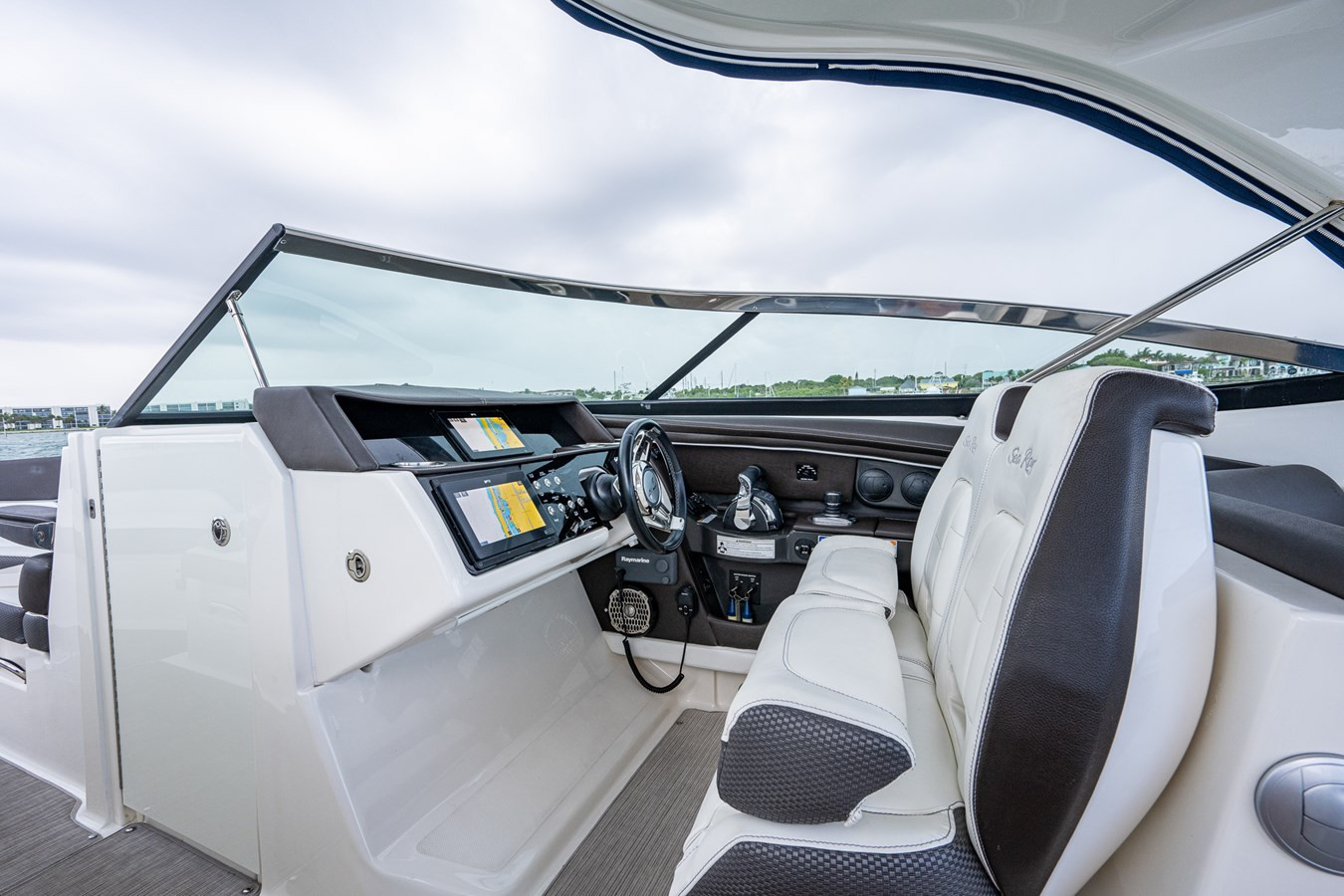 https://arconyachts.ams3.digitaloceanspaces.com/173933/conversions/large_3679098-optimize.jpg