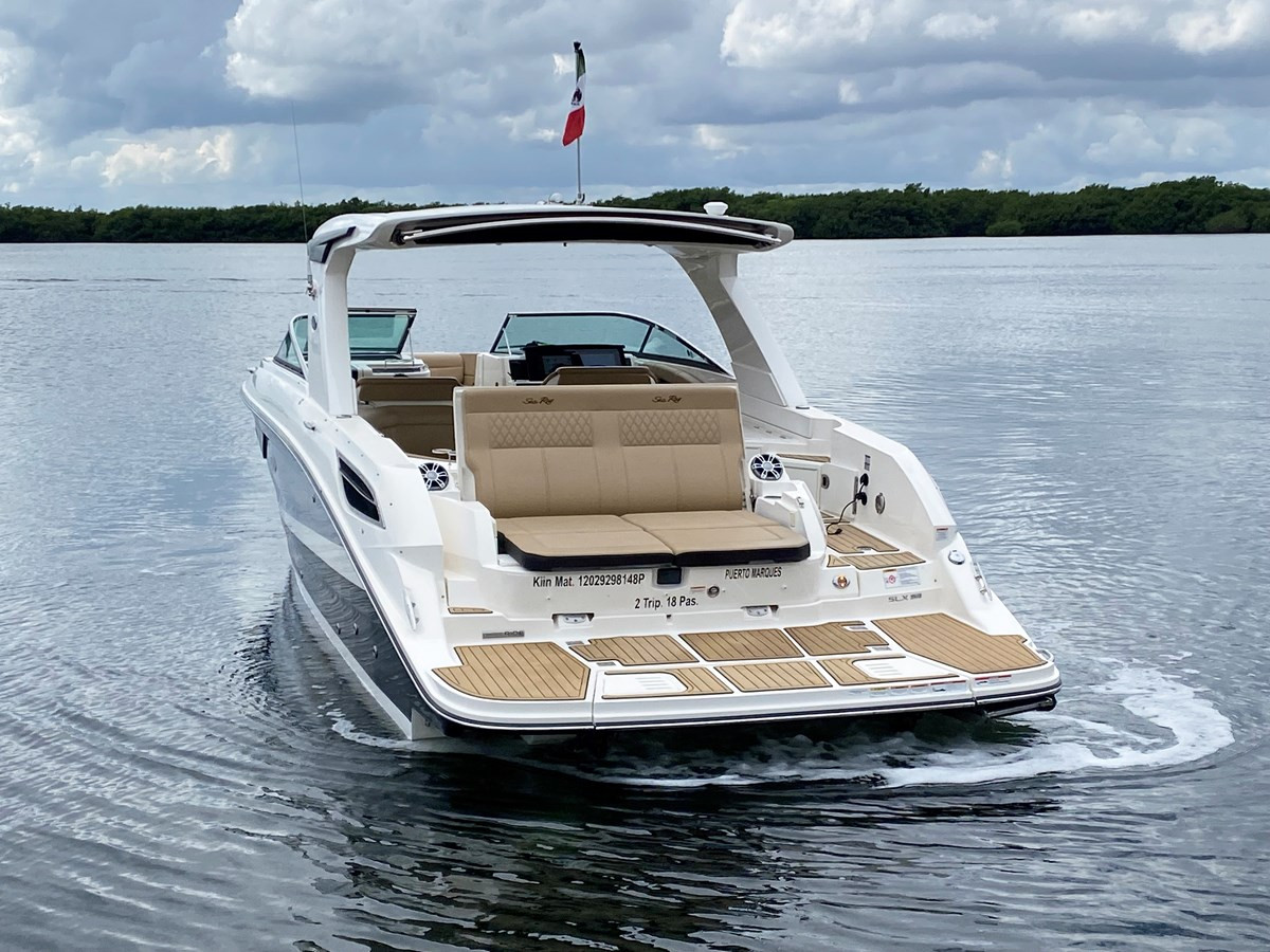 https://arconyachts.ams3.digitaloceanspaces.com/174037/conversions/large_4006730-optimize.jpg