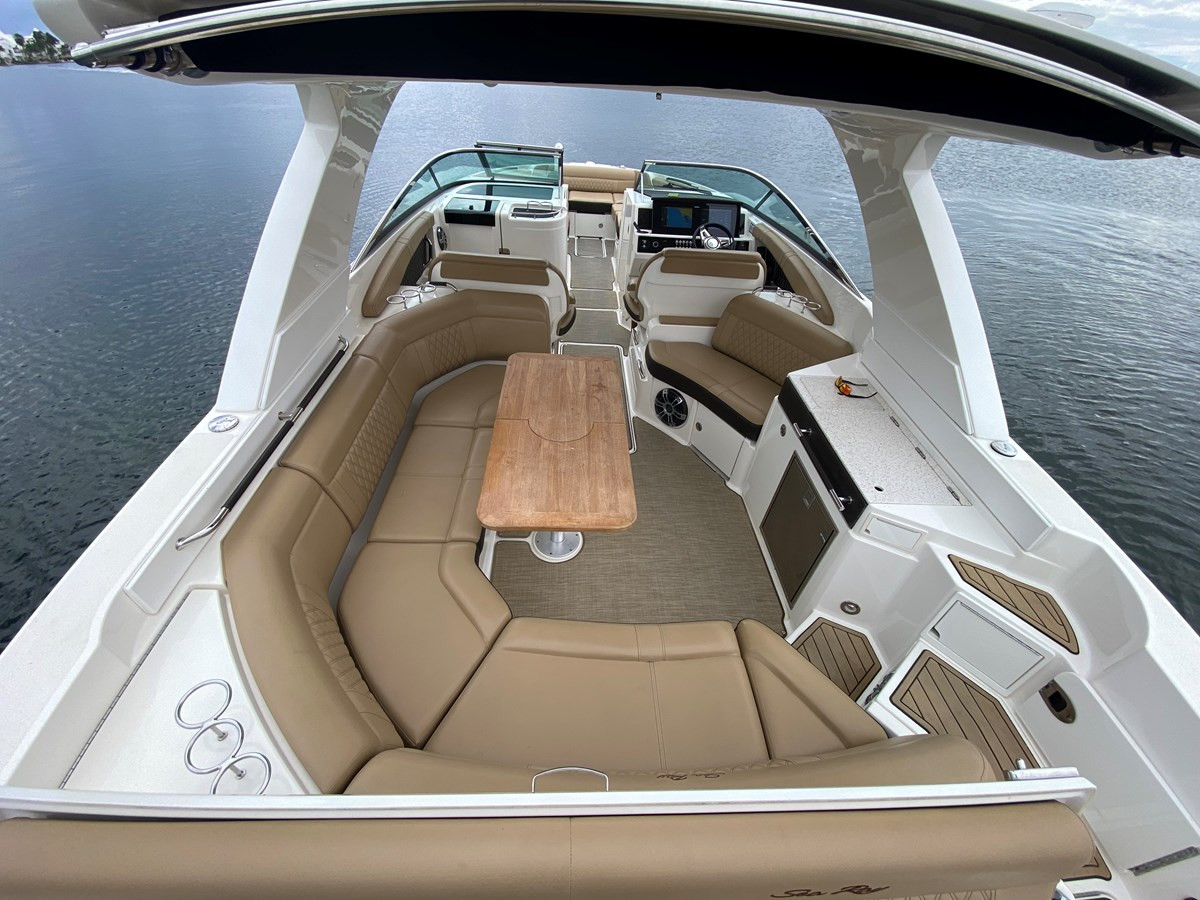 https://arconyachts.ams3.digitaloceanspaces.com/174042/conversions/large_4006736-optimize.jpg