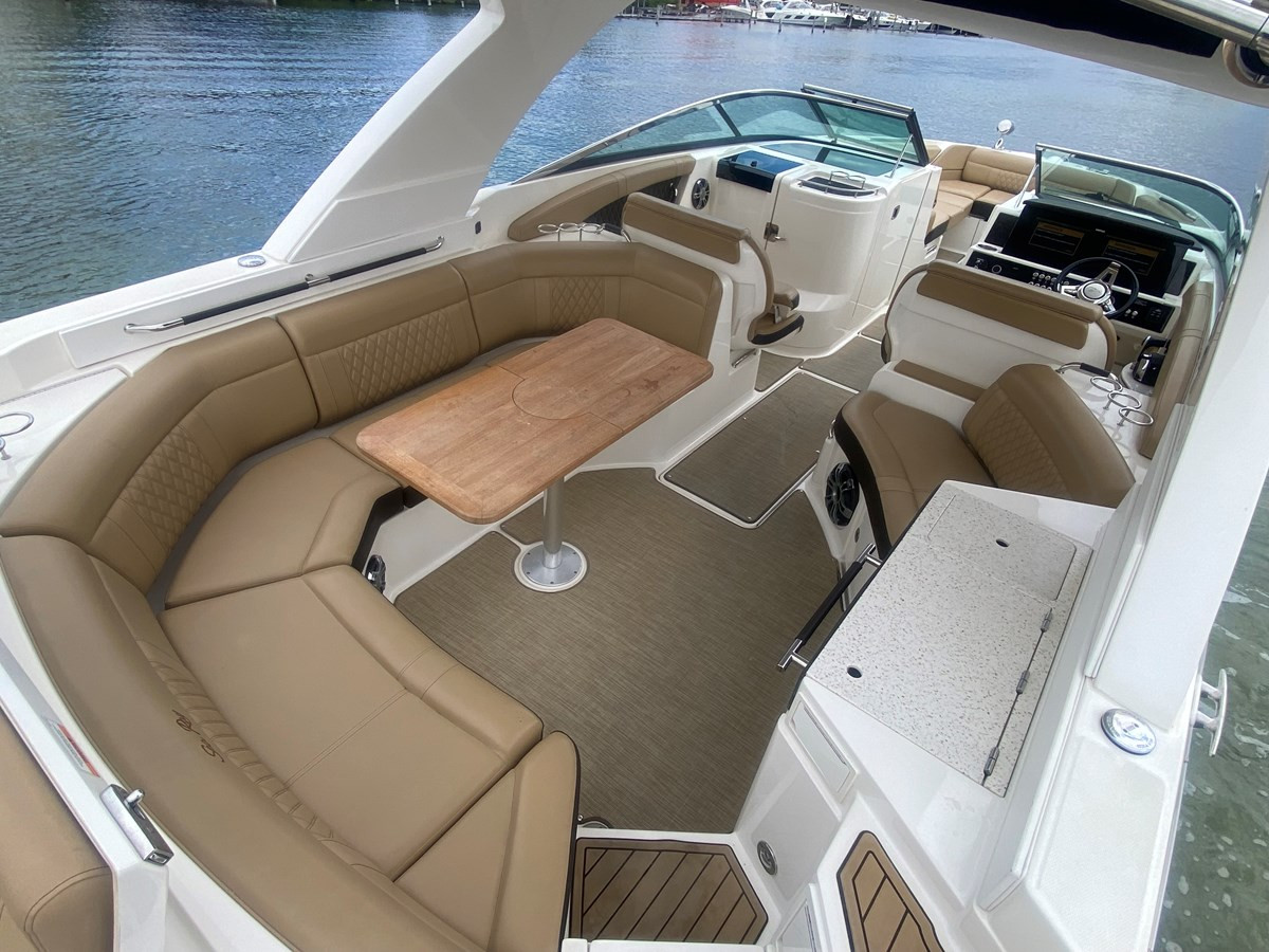 https://arconyachts.ams3.digitaloceanspaces.com/174048/conversions/large_4006738-optimize.jpg