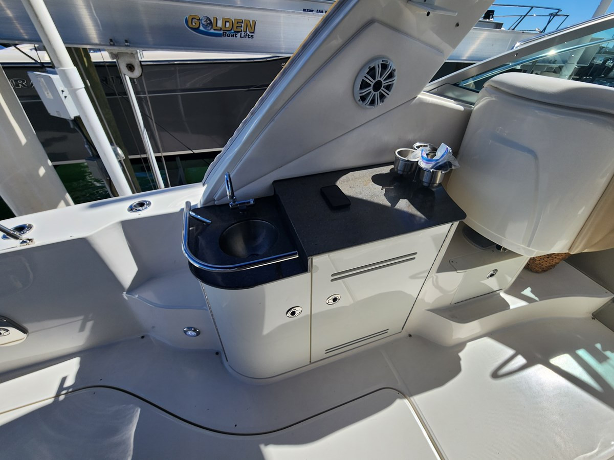 https://arconyachts.ams3.digitaloceanspaces.com/174071/conversions/large_4055606-optimize.jpg
