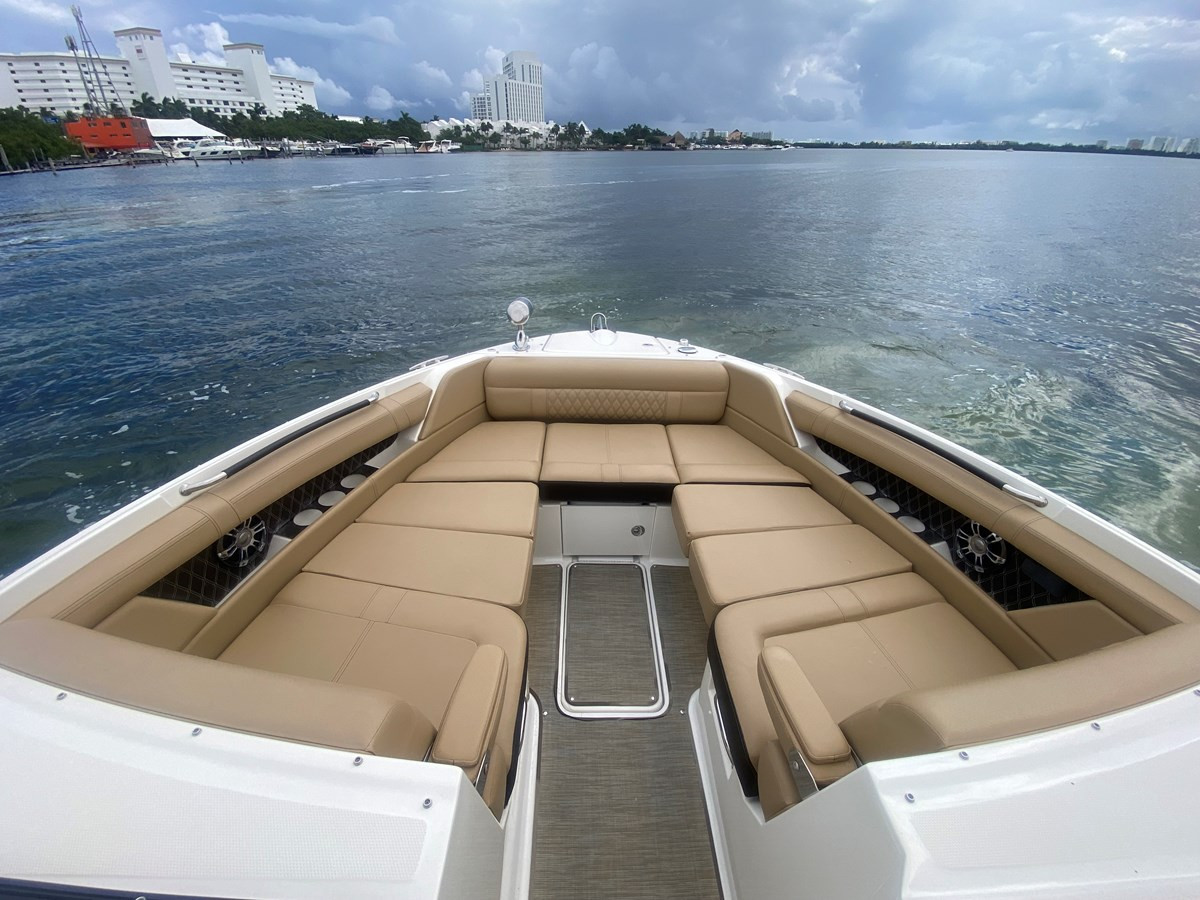 https://arconyachts.ams3.digitaloceanspaces.com/174079/conversions/large_4006748-optimize.jpg