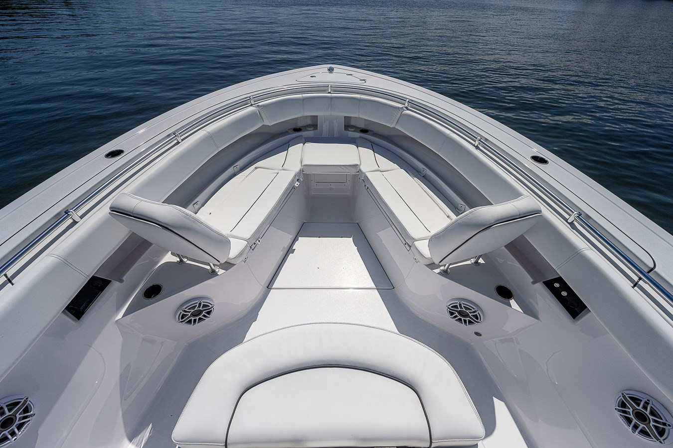 https://arconyachts.ams3.digitaloceanspaces.com/174118/conversions/large_4156957-optimize.jpg