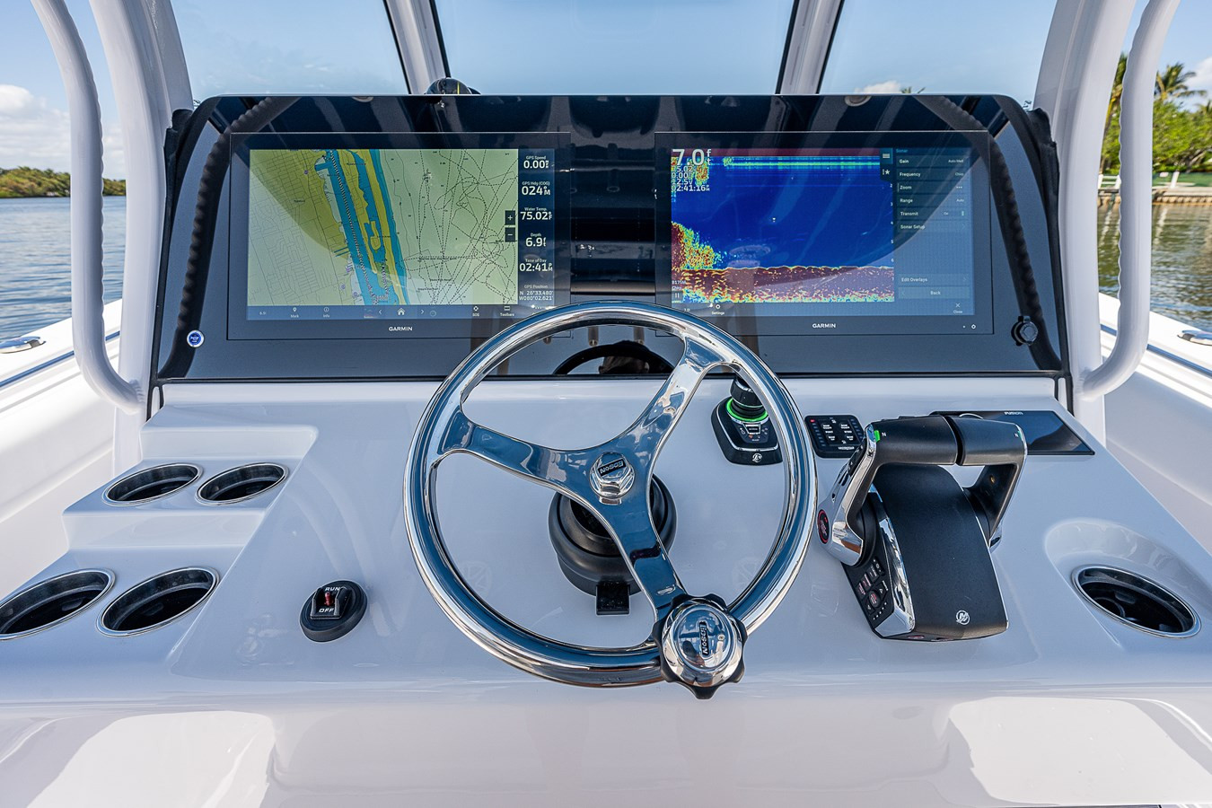 https://arconyachts.ams3.digitaloceanspaces.com/174176/conversions/large_4156982-optimize.jpg