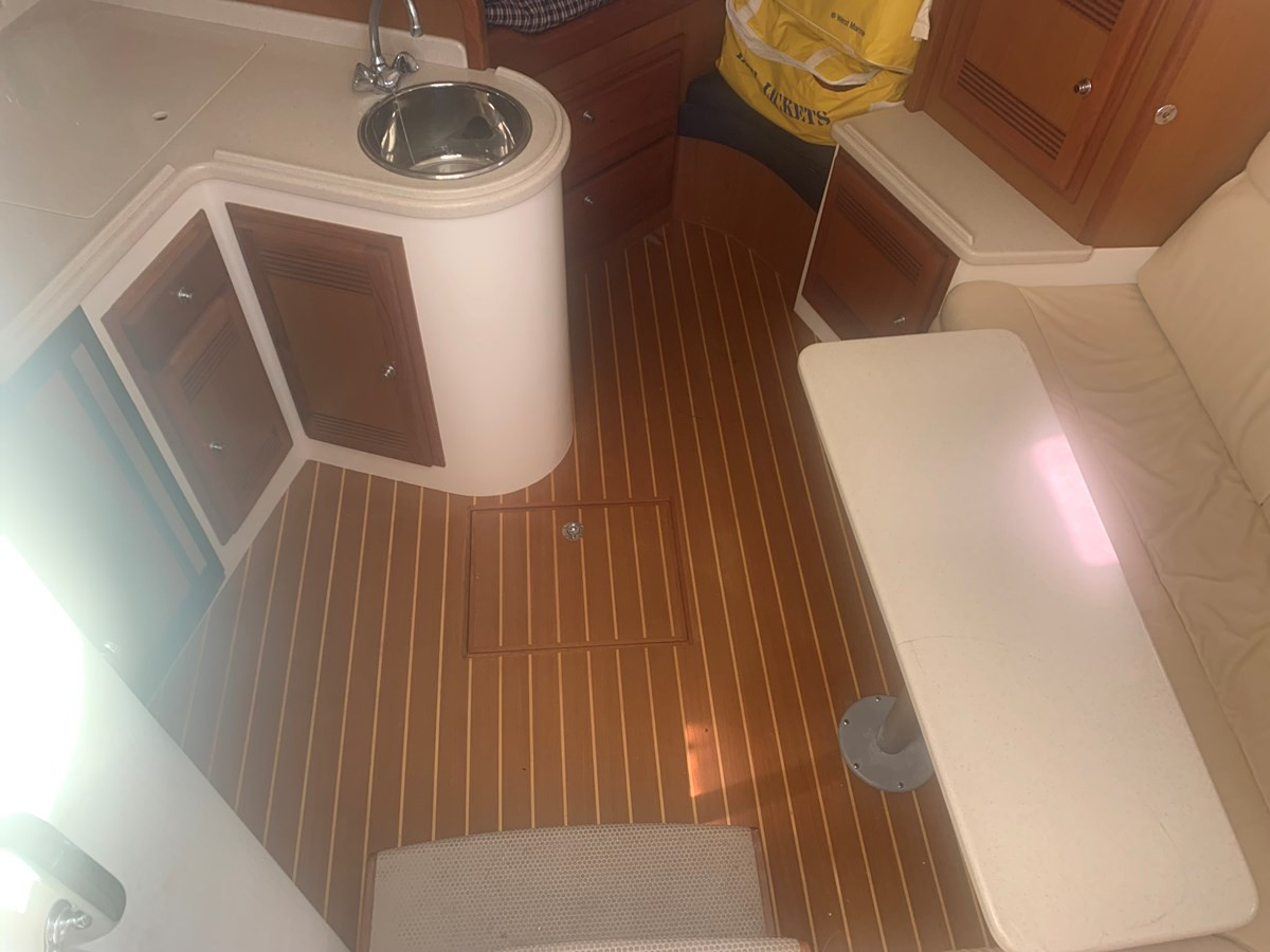 https://arconyachts.ams3.digitaloceanspaces.com/174415/conversions/large_4252122-optimize.jpg