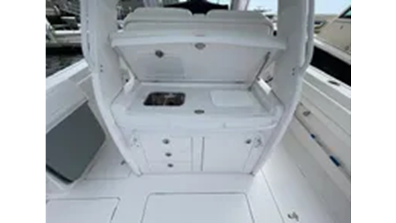 https://arconyachts.ams3.digitaloceanspaces.com/174548/conversions/large_4329597-optimize.jpg