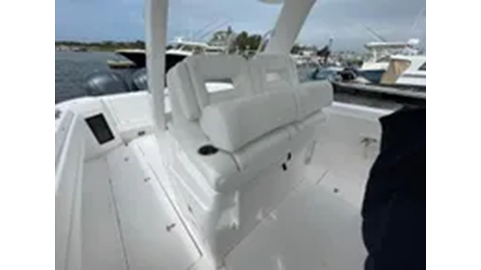 https://arconyachts.ams3.digitaloceanspaces.com/174567/conversions/large_4329604-optimize.jpg