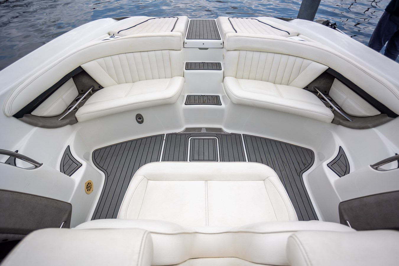 https://arconyachts.ams3.digitaloceanspaces.com/174576/conversions/large_4699471-optimize.jpg