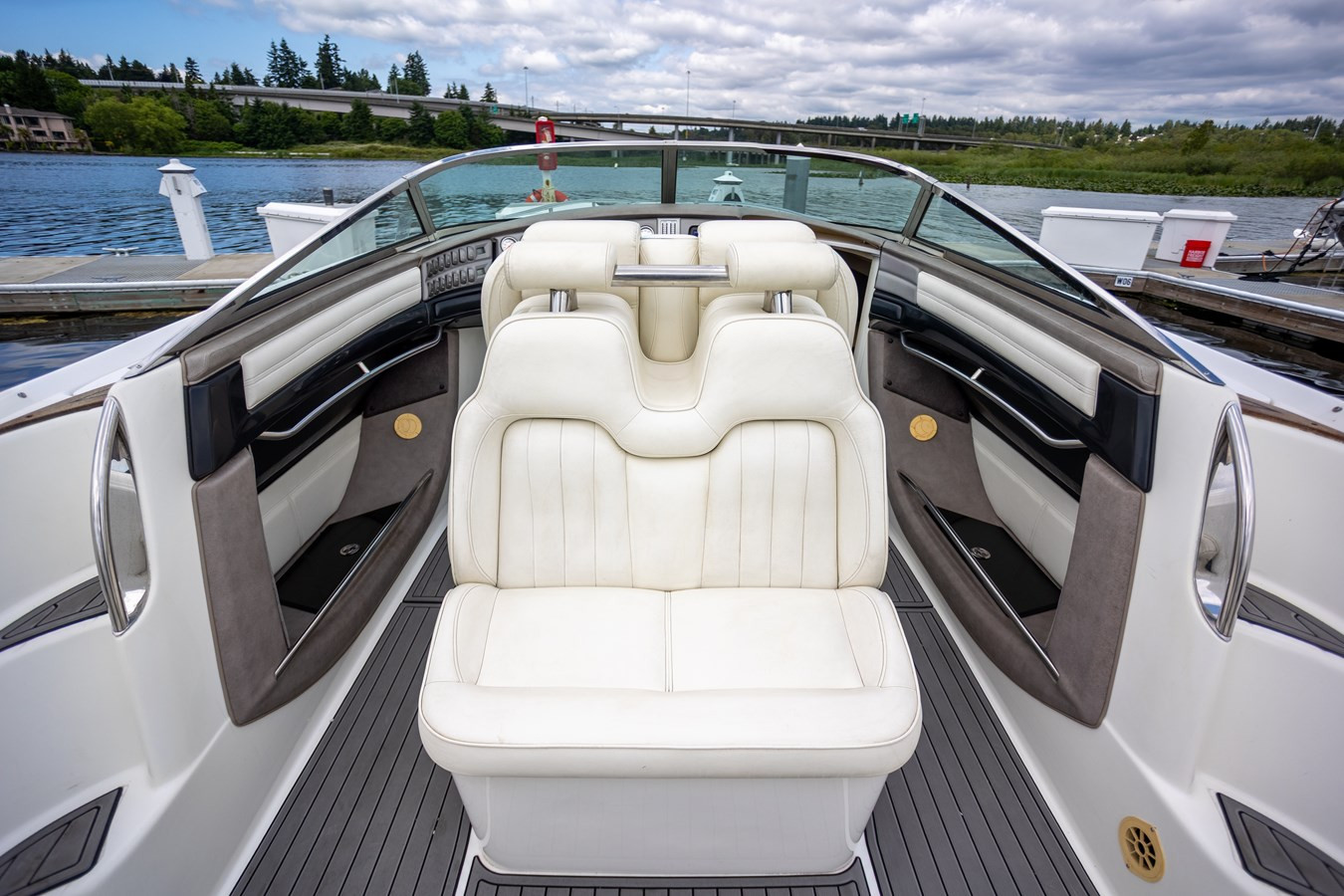 https://arconyachts.ams3.digitaloceanspaces.com/174588/conversions/large_4699475-optimize.jpg