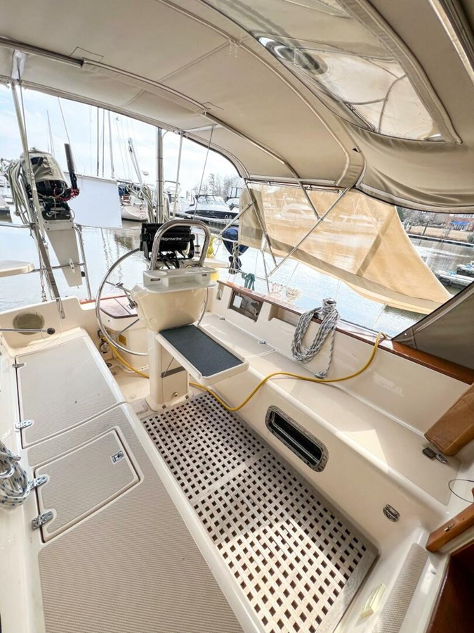 https://arconyachts.ams3.digitaloceanspaces.com/174772/conversions/large_4626850-optimize.jpg