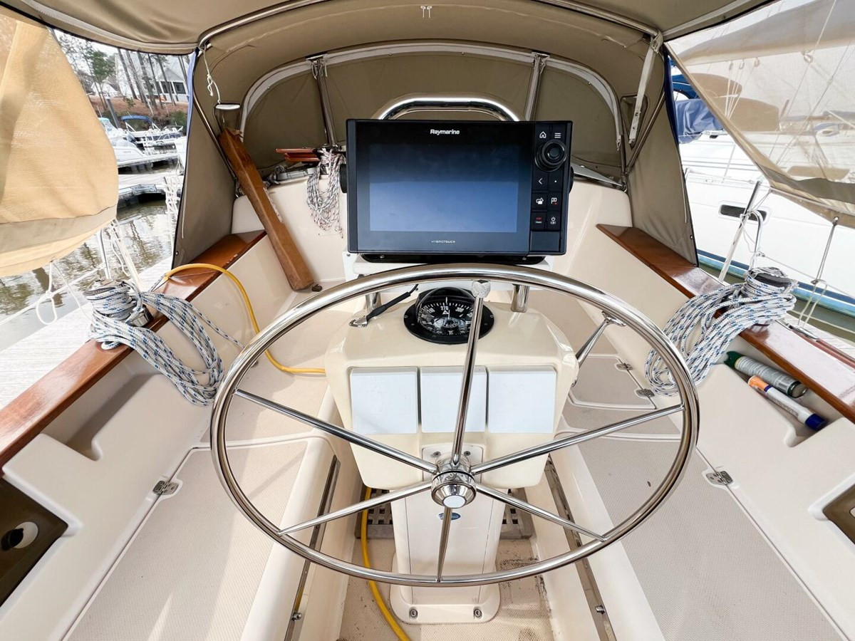 https://arconyachts.ams3.digitaloceanspaces.com/174782/conversions/large_4626853-optimize.jpg