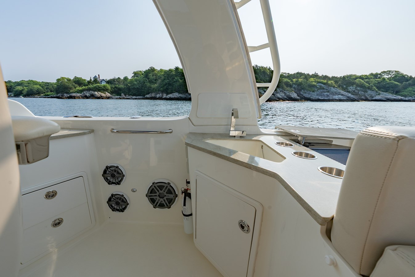 https://arconyachts.ams3.digitaloceanspaces.com/174828/conversions/large_4737150-optimize.jpg