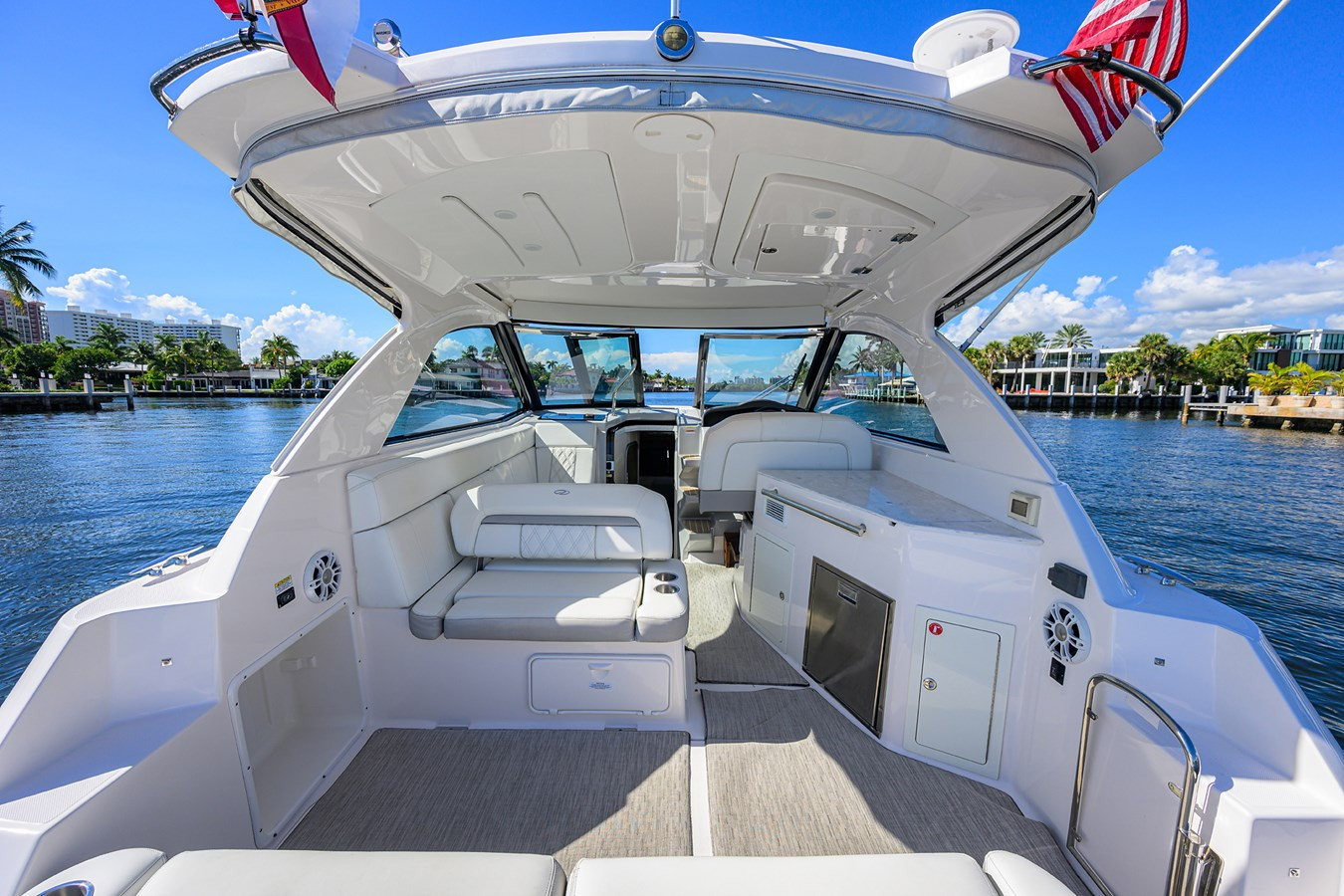 https://arconyachts.ams3.digitaloceanspaces.com/174832/conversions/large_4741052-optimize.jpg