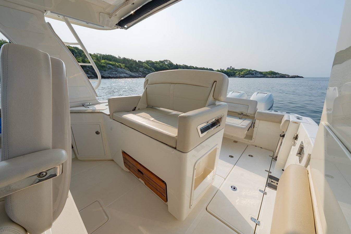 https://arconyachts.ams3.digitaloceanspaces.com/174834/conversions/large_4737152-optimize.jpg