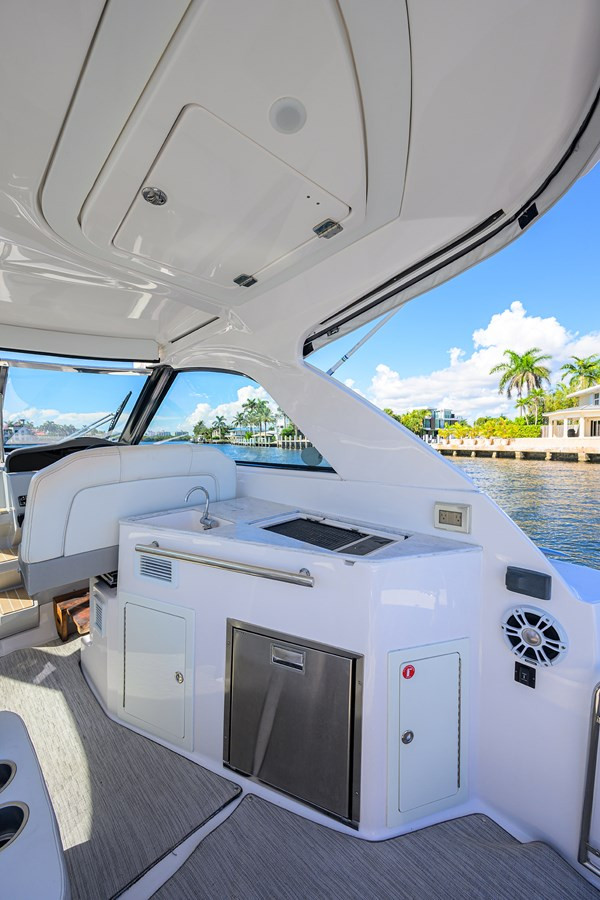 https://arconyachts.ams3.digitaloceanspaces.com/174838/conversions/large_4741054-optimize.jpg