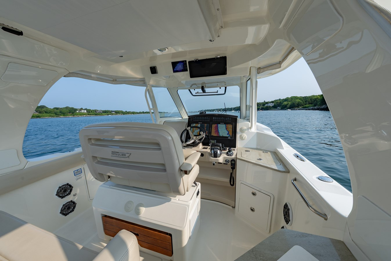 https://arconyachts.ams3.digitaloceanspaces.com/174839/conversions/large_4737154-optimize.jpg
