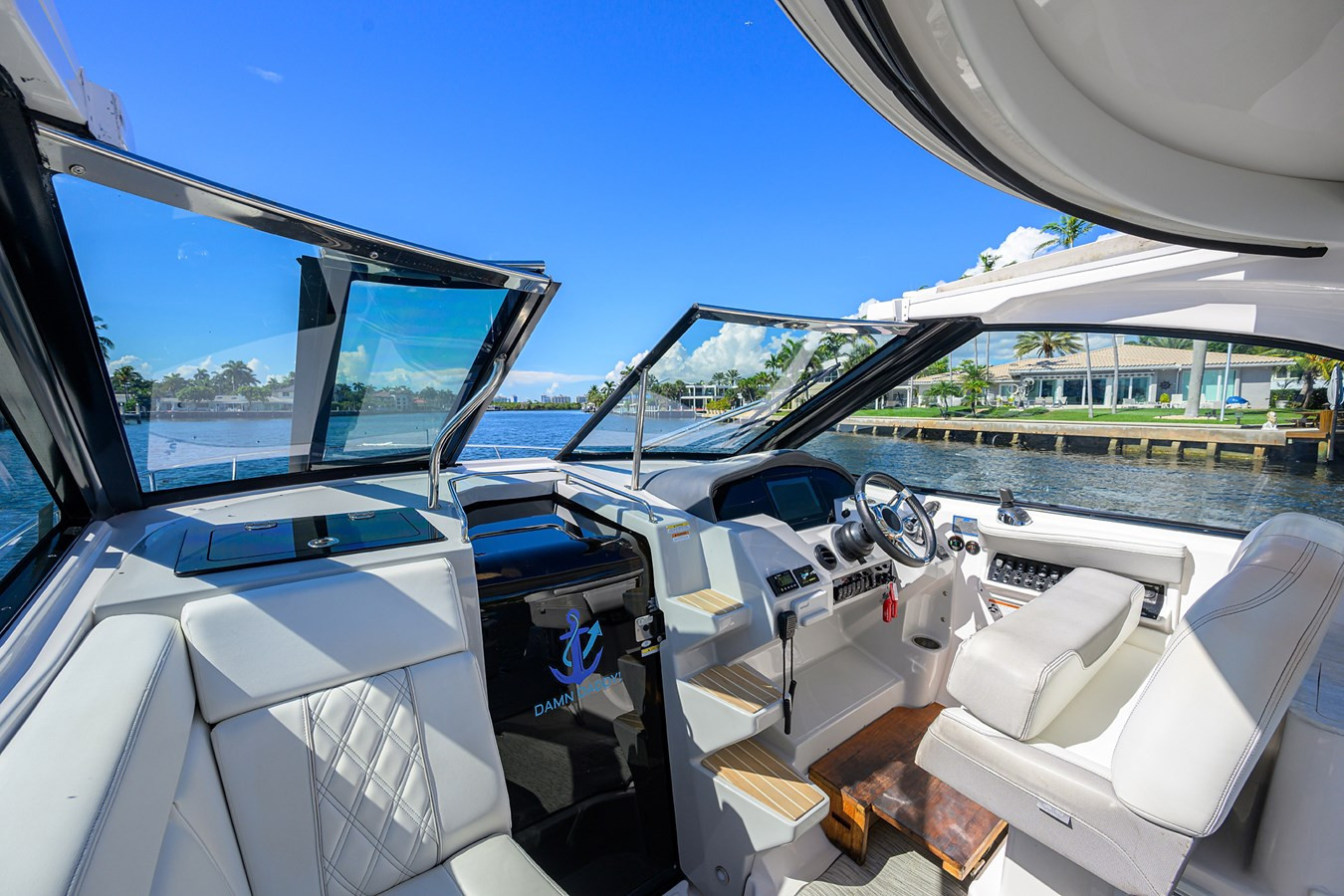 https://arconyachts.ams3.digitaloceanspaces.com/174860/conversions/large_4741062-optimize.jpg