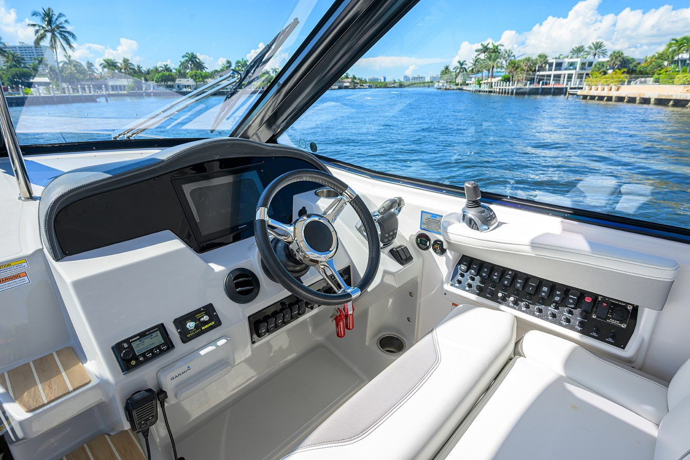 https://arconyachts.ams3.digitaloceanspaces.com/174866/conversions/large_4741064-optimize.jpg