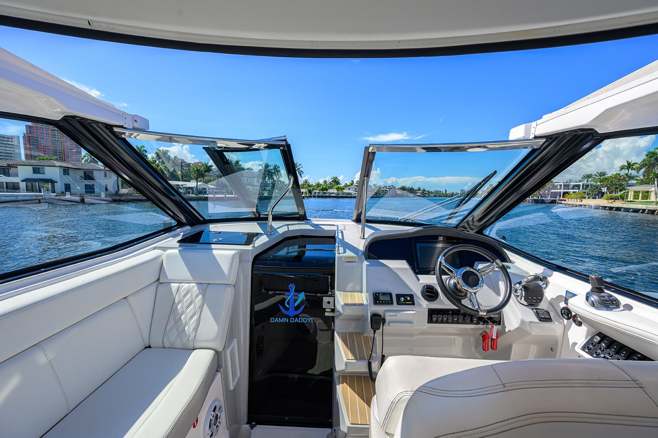 https://arconyachts.ams3.digitaloceanspaces.com/174871/conversions/large_4741066-optimize.jpg