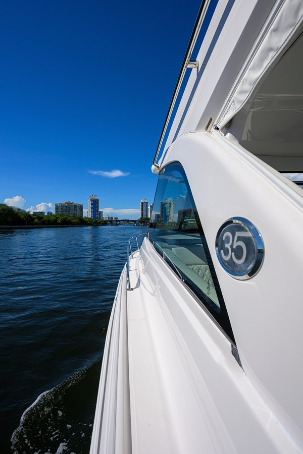 https://arconyachts.ams3.digitaloceanspaces.com/174905/conversions/large_4741079-optimize.jpg