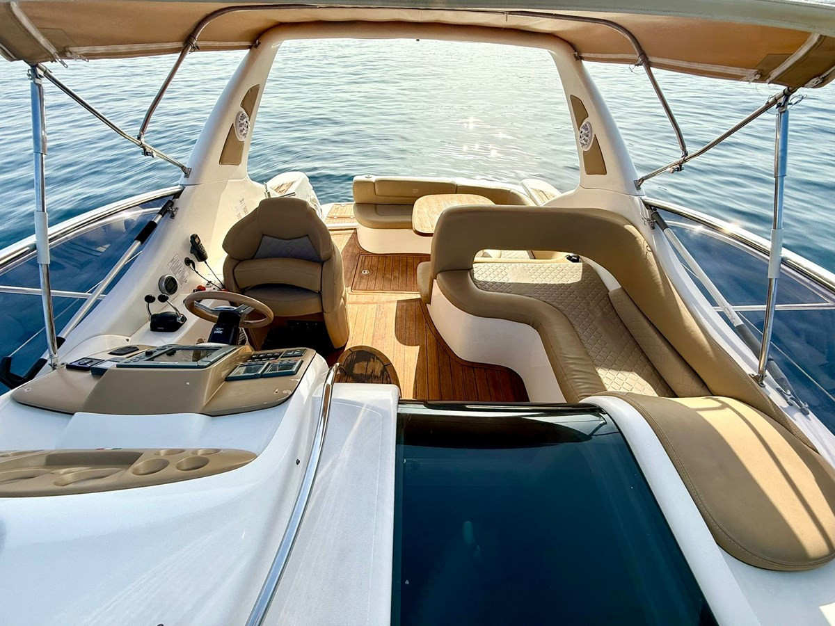 https://arconyachts.ams3.digitaloceanspaces.com/174940/conversions/large_4706677-optimize.jpg