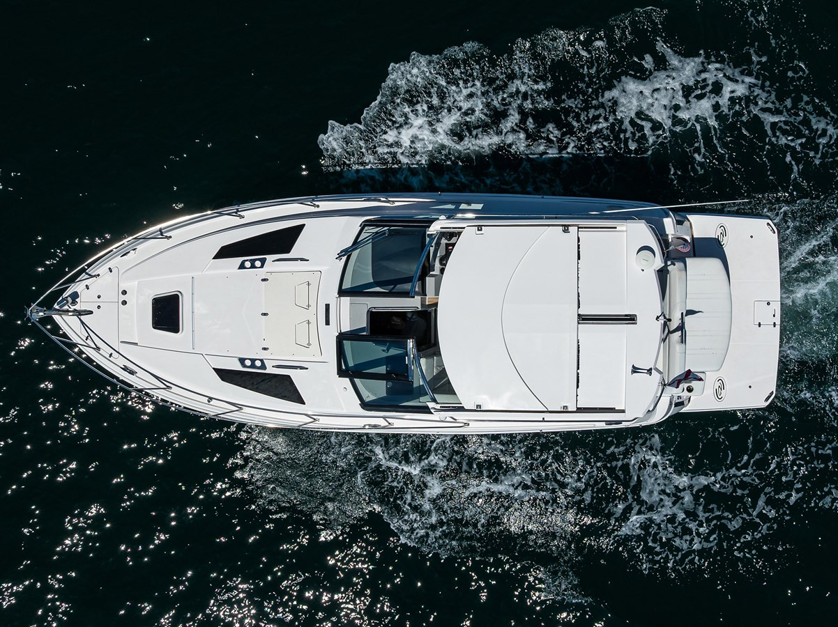 https://arconyachts.ams3.digitaloceanspaces.com/174943/conversions/large_4741092-optimize.jpg