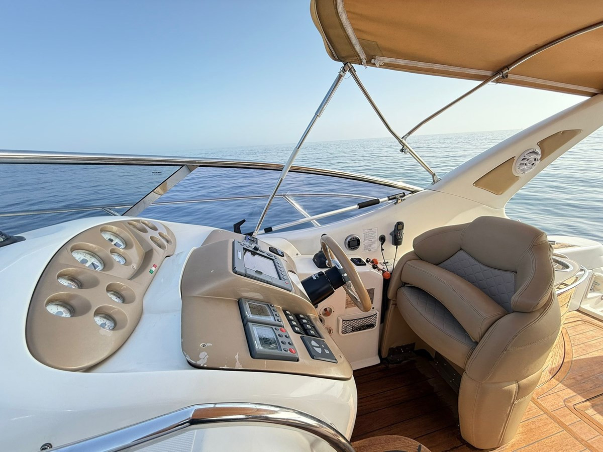 https://arconyachts.ams3.digitaloceanspaces.com/174950/conversions/large_4706681-optimize.jpg