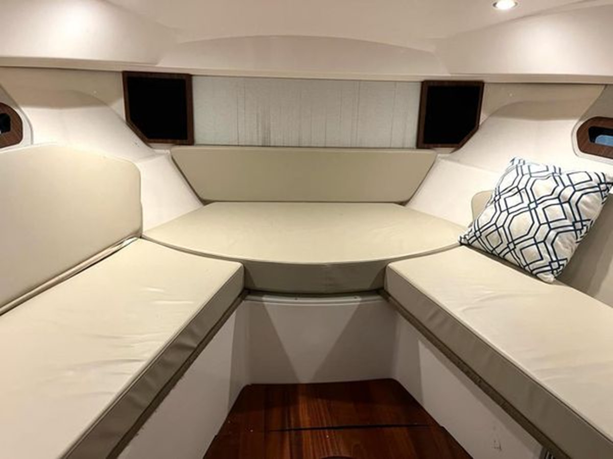 https://arconyachts.ams3.digitaloceanspaces.com/174980/conversions/large_3977238-optimize.jpg