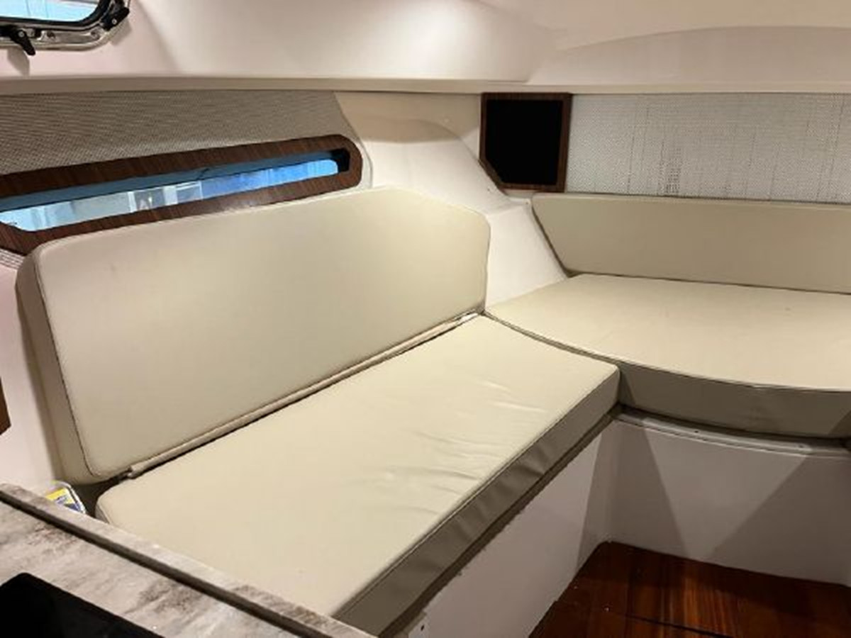 https://arconyachts.ams3.digitaloceanspaces.com/175037/conversions/large_3977254-optimize.jpg