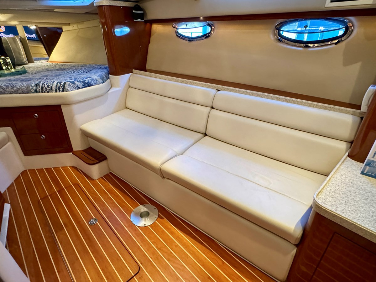 https://arconyachts.ams3.digitaloceanspaces.com/175131/conversions/large_4390708-optimize.jpg