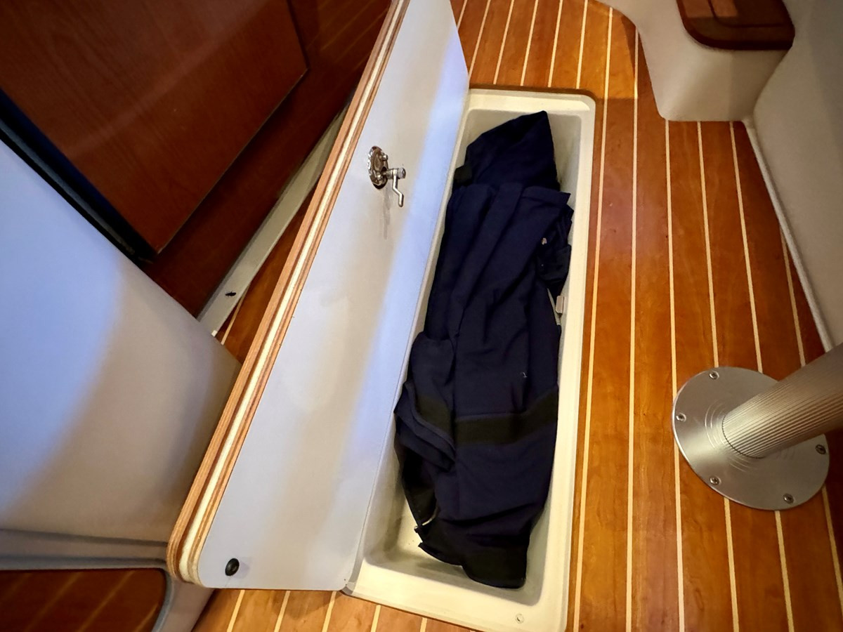 https://arconyachts.ams3.digitaloceanspaces.com/175158/conversions/large_4390717-optimize.jpg