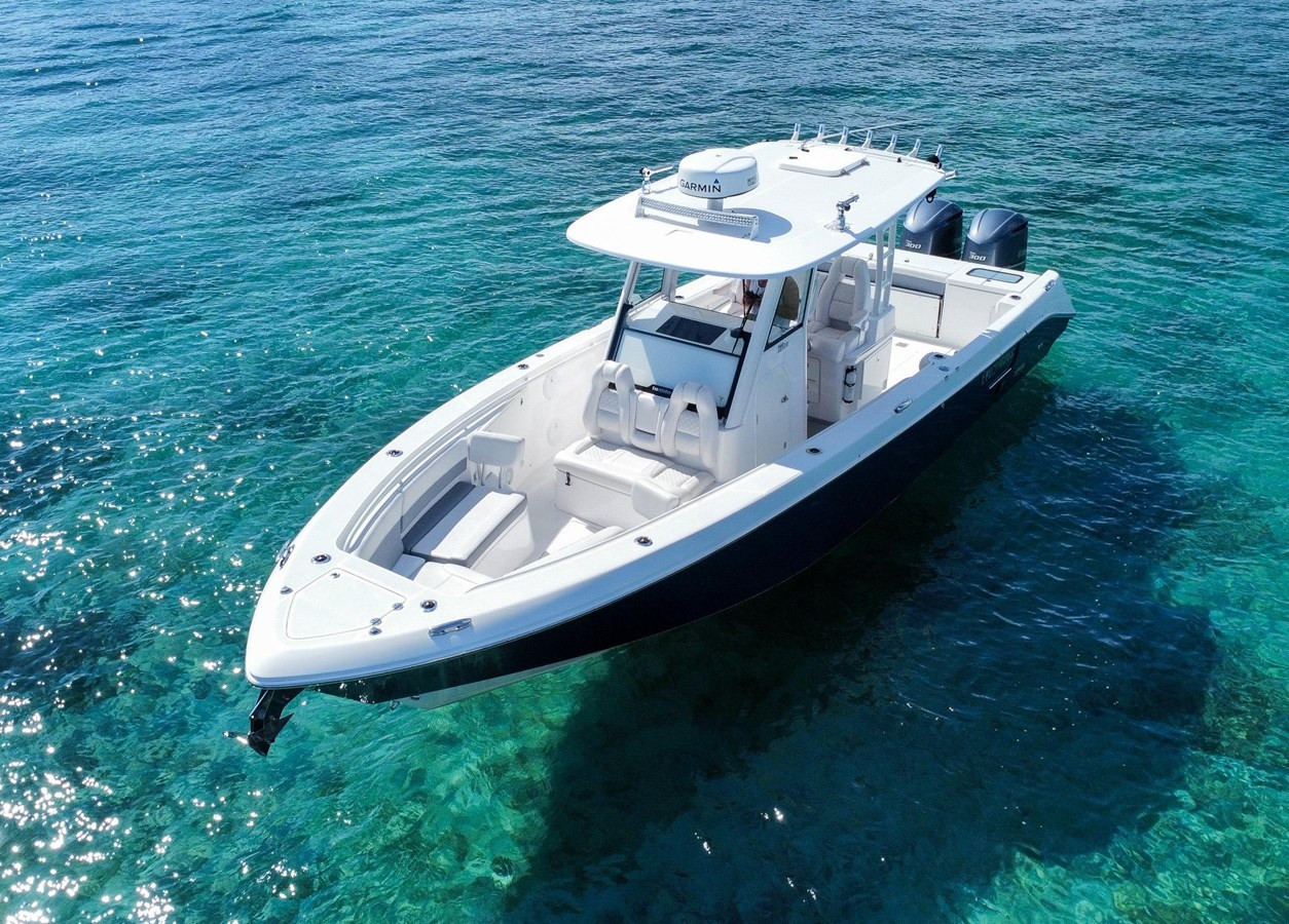 https://arconyachts.ams3.digitaloceanspaces.com/175206/conversions/large_4242056-optimize.jpg