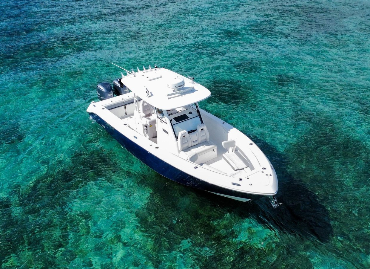 https://arconyachts.ams3.digitaloceanspaces.com/175208/conversions/large_4242057-optimize.jpg