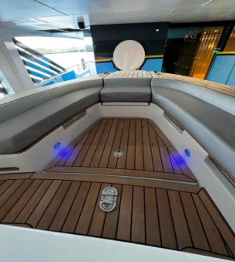 https://arconyachts.ams3.digitaloceanspaces.com/175219/conversions/large_3700838-optimize.jpg