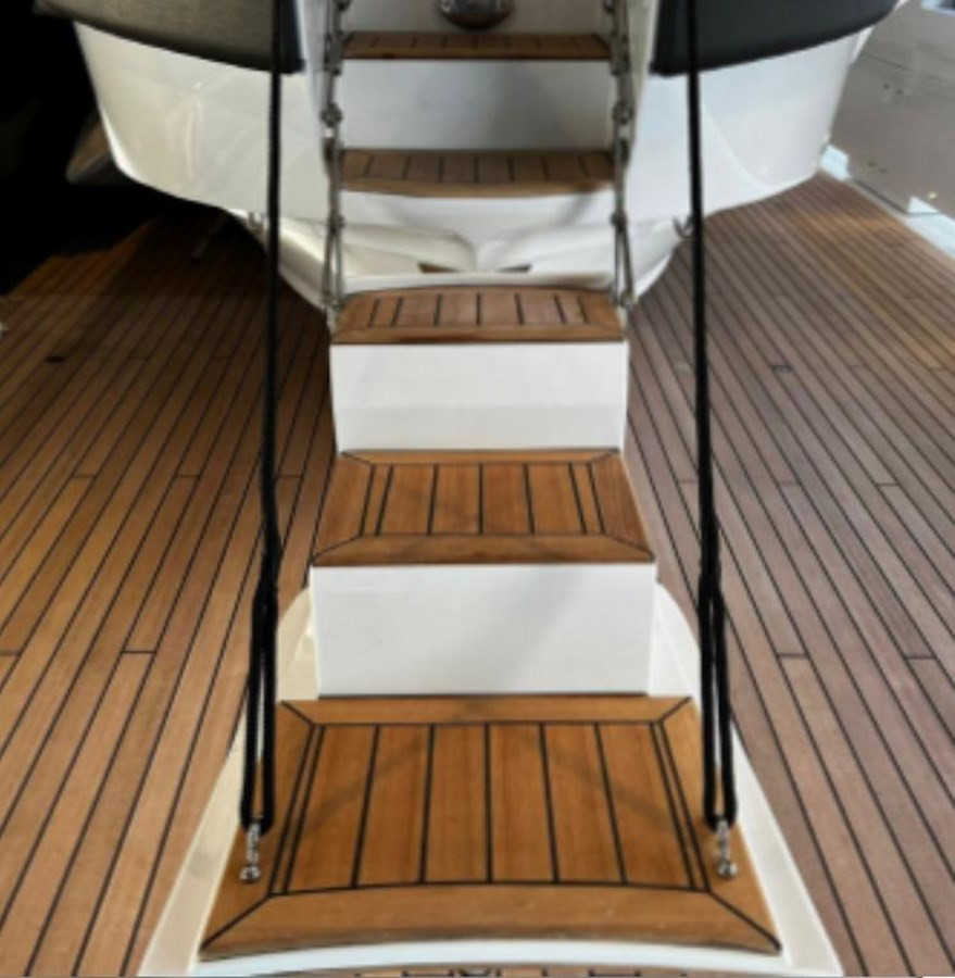 https://arconyachts.ams3.digitaloceanspaces.com/175222/conversions/large_3700839-optimize.jpg