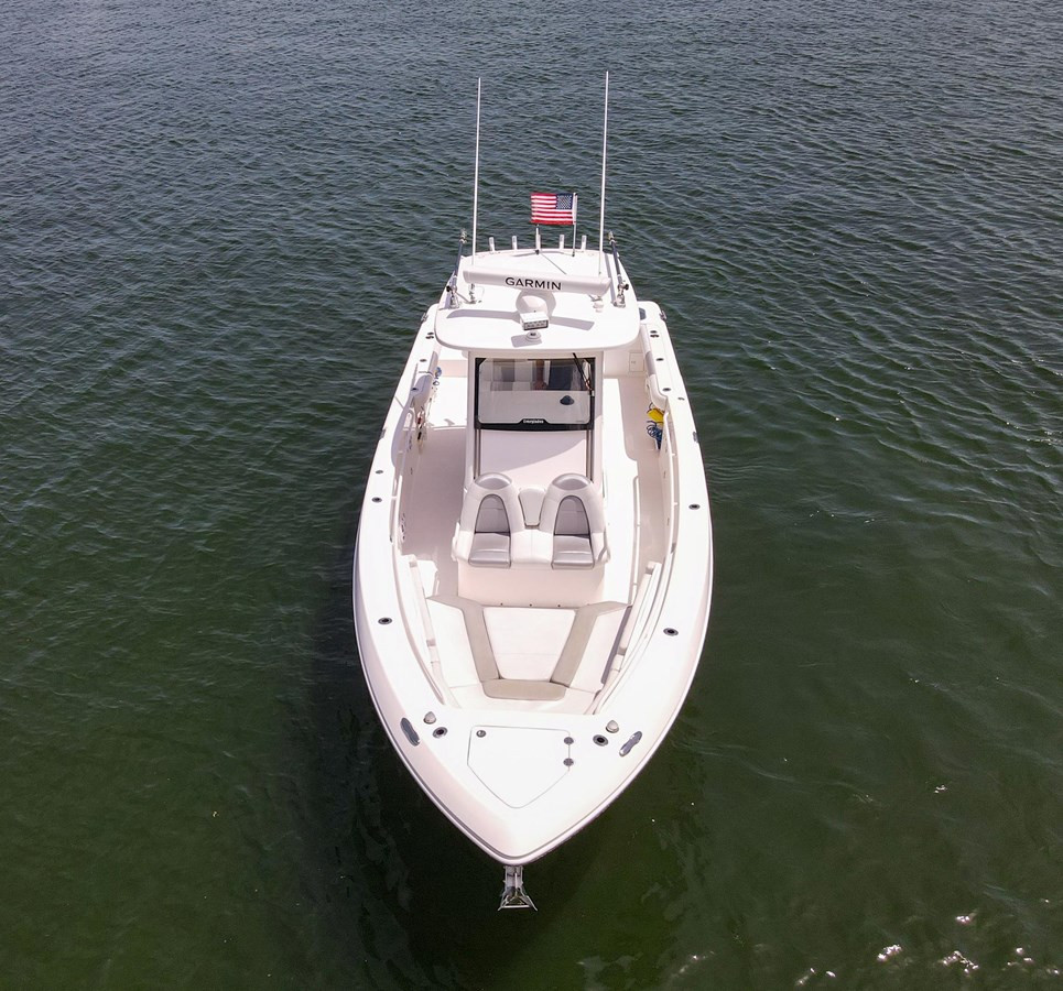 https://arconyachts.ams3.digitaloceanspaces.com/175227/conversions/large_4242229-optimize.jpg
