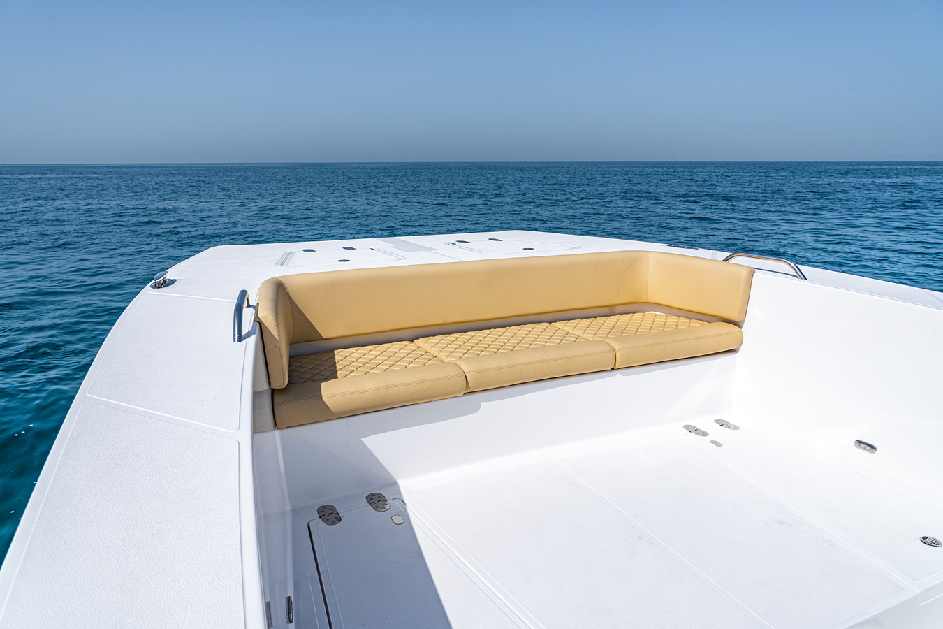https://arconyachts.ams3.digitaloceanspaces.com/175363/conversions/large_4130912-optimize.jpg