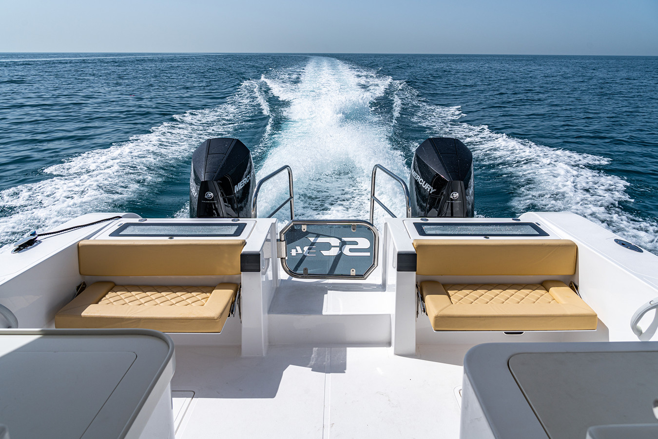 https://arconyachts.ams3.digitaloceanspaces.com/175367/conversions/large_4130913-optimize.jpg