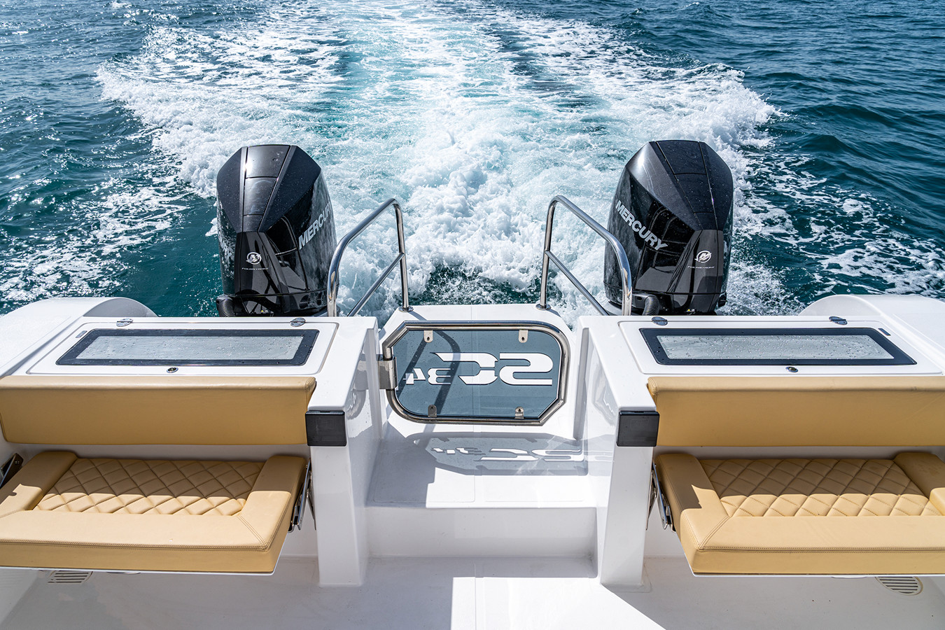 https://arconyachts.ams3.digitaloceanspaces.com/175370/conversions/large_4130914-optimize.jpg